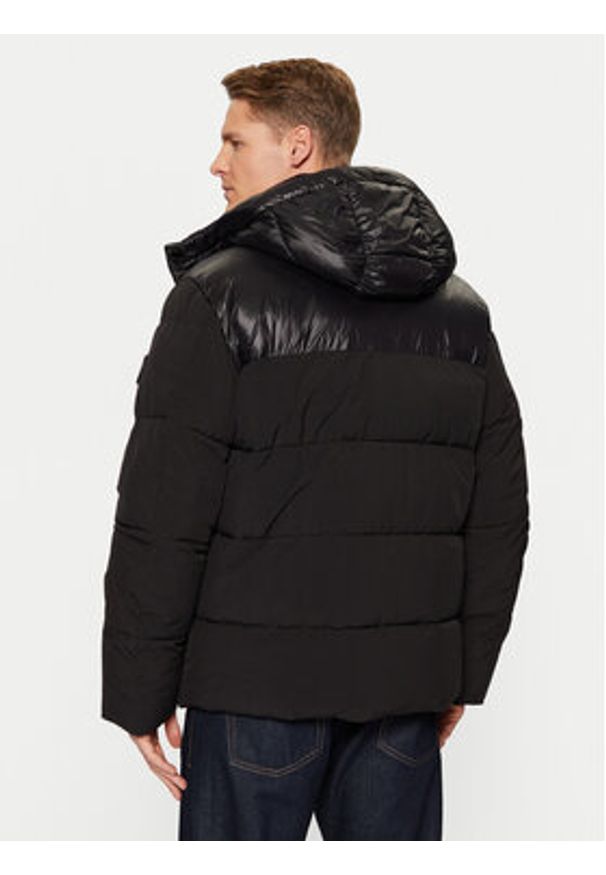 JOOP! Jeans Kurtka zimowa 15 JJO-142Joshas 30044302 Czarny Regular Fit. Kolor: czarny. Materiał: syntetyk. Sezon: zima