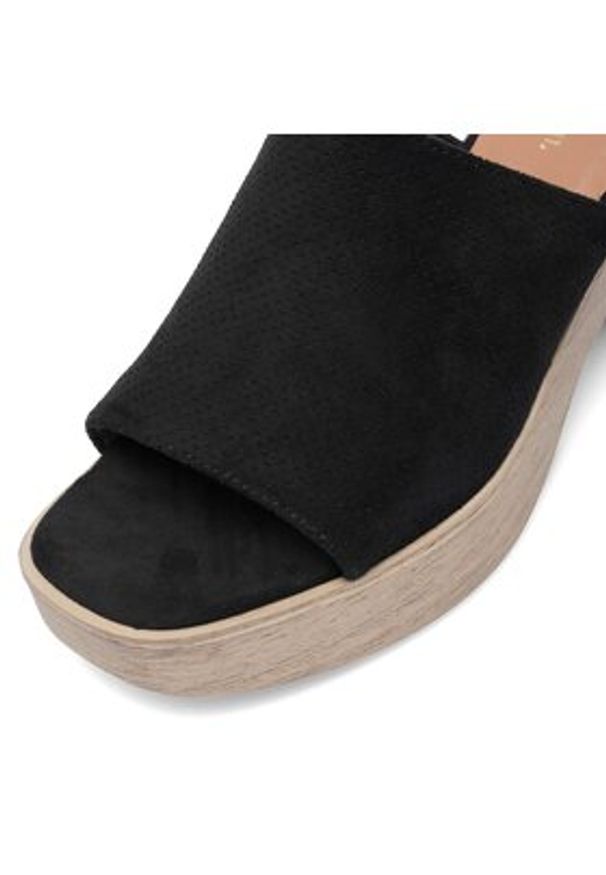 Clara Barson Klapki WS2P227-03 Czarny. Kolor: czarny. Materiał: materiał