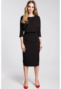 MOE - Sukienka elegancka midi kimonowa góra dopasowany dół czarna. Okazja: na randkę, na spotkanie biznesowe, do pracy. Kolor: czarny. Typ sukienki: dopasowane. Styl: elegancki. Długość: midi #1