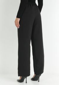 Born2be - Czarne Spodnie Szerokie High Waist Ivan. Okazja: na co dzień. Stan: podwyższony. Kolor: czarny. Materiał: tkanina. Styl: klasyczny, casual #3