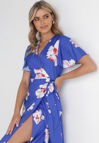 Born2be - Ciemnoniebieska Sukienka Diokharei. Kolor: niebieski. Materiał: wiskoza. Długość rękawa: krótki rękaw. Wzór: kwiaty. Typ sukienki: kopertowe. Długość: maxi #3