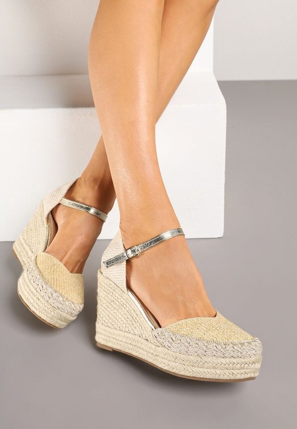 Born2be - Złote Sandały Espadryle z Plecionką na Koturnie Weanise. Okazja: na co dzień. Kolor: złoty. Sezon: lato. Obcas: na koturnie. Styl: boho, elegancki, casual