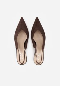 Born2be - Brązowe Ażurowe Sandały na Niskiej Szpilce z Noskiem w Szpic Balnalia. Okazja: na co dzień, na spotkanie biznesowe, na ślub cywilny, do pracy, na wesele. Kolor: brązowy. Wzór: ażurowy. Styl: casual, biznesowy, klasyczny, wizytowy #5