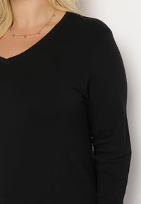 Born2be - Czarna Bawełniana Bluzka z Długim Rękawem i Trójkątnym Dekoltem Redsa. Kolor: czarny. Materiał: bawełna. Długość rękawa: długi rękaw. Długość: długie. Styl: klasyczny