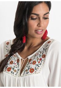 bonprix - Tunika z miękkiej kreszowanej wiskozy. Kolor: biały. Materiał: wiskoza. Wzór: haft #2