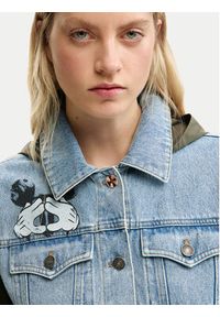 Desigual Kurtka jeansowa Kiss Mic 26SWED07 Niebieski Regular Fit. Kolor: niebieski. Materiał: bawełna #5