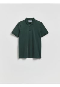 Reserved - Polo slim z bawełny pima - ciemnozielony. Typ kołnierza: polo. Kolor: zielony. Materiał: bawełna #1