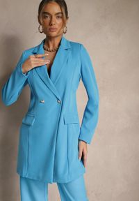 Renee - Jasnoniebieska Marynarka Taliowana Dwurzędowa Swal. Kolor: niebieski. Długość rękawa: długi rękaw. Długość: długie. Styl: elegancki