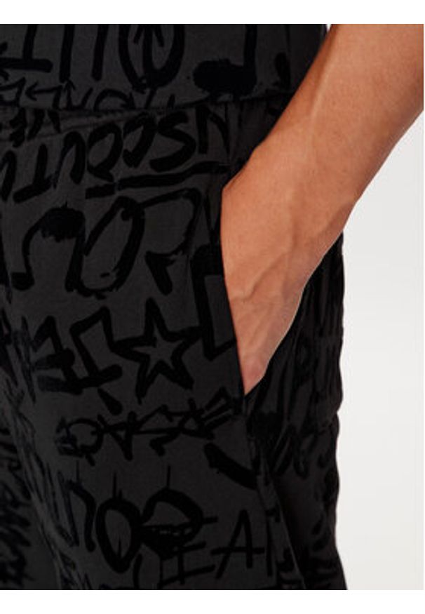Versace Jeans Couture Spodnie dresowe 75GAA315 Czarny Regular Fit. Kolor: czarny. Materiał: dresówka, bawełna