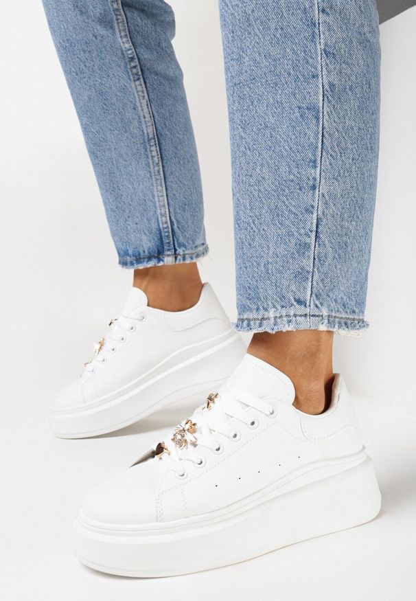 Born2be - Białe Sneakersy na Platformie Ariadi. Okazja: na co dzień. Kolor: biały. Obcas: na platformie