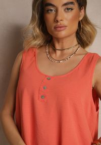 Renee - Pomarańczowy Top z Bawełną Ozdobiony Guzikami Ulosiella. Okazja: na co dzień, na spacer. Kolor: pomarańczowy. Materiał: bawełna. Wzór: aplikacja. Sezon: lato. Styl: casual, elegancki