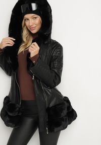 Born2be - Czarna Kurtka z Ekoskóry i Futerka z Wiązanym Paskiem Aravirta. Kolor: czarny. Materiał: futro #1