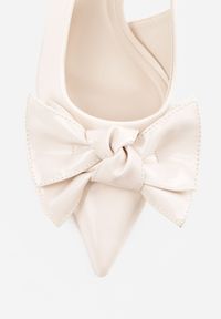 Renee - Beżowe Sandały Vices na Szpilce Slingback Ozdobione Kokardą Nilendria. Okazja: na spacer, na imprezę. Kolor: beżowy. Wzór: aplikacja. Sezon: lato. Obcas: na szpilce. Styl: elegancki #4