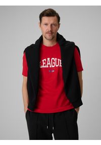 4f - 4F T-shirt regular z nadrukiem męski - czerwony S. Okazja: na co dzień. Kolor: czerwony. Materiał: dzianina, bawełna, materiał. Wzór: nadruk. Styl: casual #1