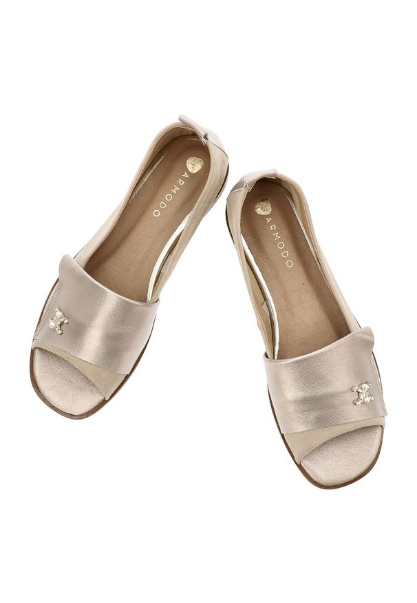 Beżowe Sandały Armodo Wygodne Obuwie Damskie. Okazja: na co dzień. Zapięcie: pasek. Kolor: beżowy. Materiał: zamsz. Sezon: lato. Obcas: na obcasie. Styl: casual, klasyczny. Wysokość obcasa: średni