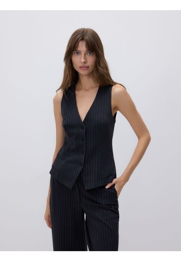 Reserved - Taliowana kamizelka - ciemnoszary. Kolor: szary. Materiał: wiskoza, dzianina