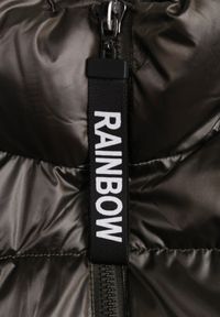 Born2be - Ciemnozielona Kamizelka z Szerokim Kołnierzem Pikowana Risara. Kolor: zielony. Długość rękawa: bez rękawów #5