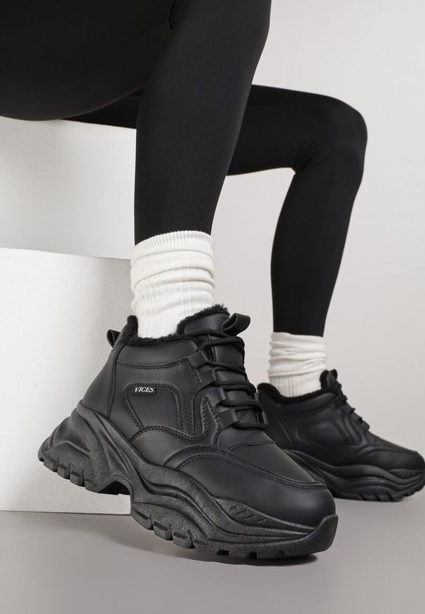 Renee - Czarne Streetwearowe Sneakersy Vices Chunky w Stylu Traperów na Platformie Leate. Kolor: czarny. Materiał: jeans, dresówka. Obcas: na platformie