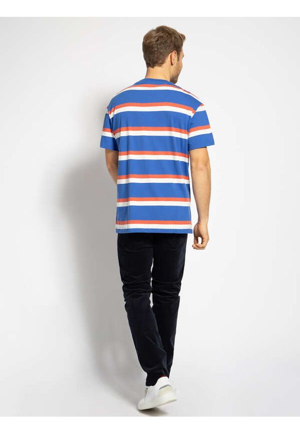 Lee - LEE SEASONAL STRIPE LOGO MĘSKI T-SHIRT RELAXED FIT SUMMER BLUE L61FBSNJ 112113836
