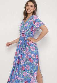 Born2be - Niebieska Sukienka z Wiskozy w Kwiaty z Rozcięciami i Ozdobnym Węzłem Efrana. Okazja: na co dzień. Typ kołnierza: dekolt w serek. Kolor: niebieski. Materiał: wiskoza. Wzór: kwiaty. Styl: klasyczny, elegancki, casual #3