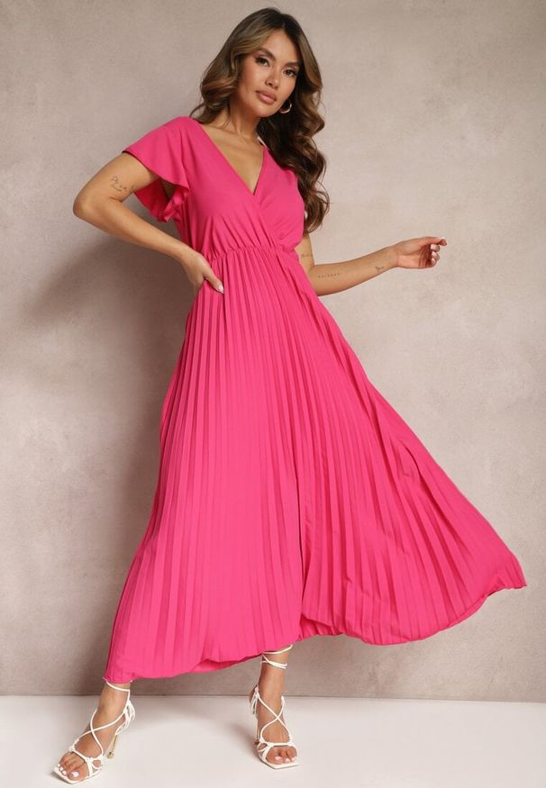 Renee - Fuksjowa Plisowana Sukienka Maxi o Rozkloszowanym Kroju z Kopertowym Dekoltem Ofilva. Kolor: różowy. Typ sukienki: kopertowe. Styl: elegancki. Długość: maxi