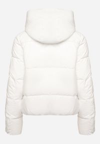 Born2be - Biała Prosta Kurtka Pikowana z Kapturem i Kieszeniami Mirilda. Okazja: na spacer, na co dzień. Typ kołnierza: kaptur. Kolor: biały. Materiał: jeans. Sezon: zima. Styl: klasyczny, casual, elegancki #3