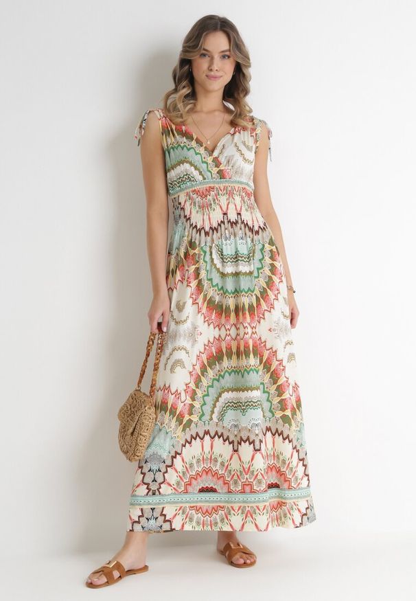 Born2be - Zielona Wiskozowa Sukienka Tie Dye Maxi z Marszczoną Gumką w Pasie Lucira. Typ kołnierza: dekolt kopertowy. Kolor: zielony. Materiał: wiskoza. Długość rękawa: bez rękawów. Typ sukienki: kopertowe. Długość: maxi