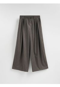 Reserved - Luźne spodnie z zakładkami - ciemnoszary. Kolor: szary. Materiał: wiskoza, tkanina #1
