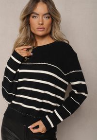 Renee - Czarno-Biały Sweter z Wiskozą z Elastycznego Materiału w Paski Nevenaia. Kolor: czarny. Materiał: wiskoza, materiał. Wzór: paski. Sezon: zima