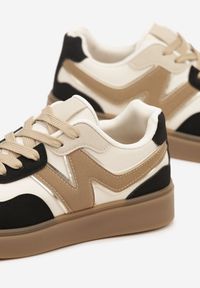 Renee - Czarne Sneakersy Ozdobione Geometrycznym Motywem Benike. Okazja: na co dzień. Kolor: czarny. Materiał: jeans. Wzór: aplikacja, geometria #5