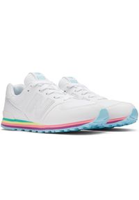 Buty dziecięce New Balance GC574KIJ – białe. Okazja: na uczelnię, na co dzień. Kolor: biały. Materiał: materiał, syntetyk. Szerokość cholewki: normalna. Model: New Balance 574. Sport: turystyka piesza #5