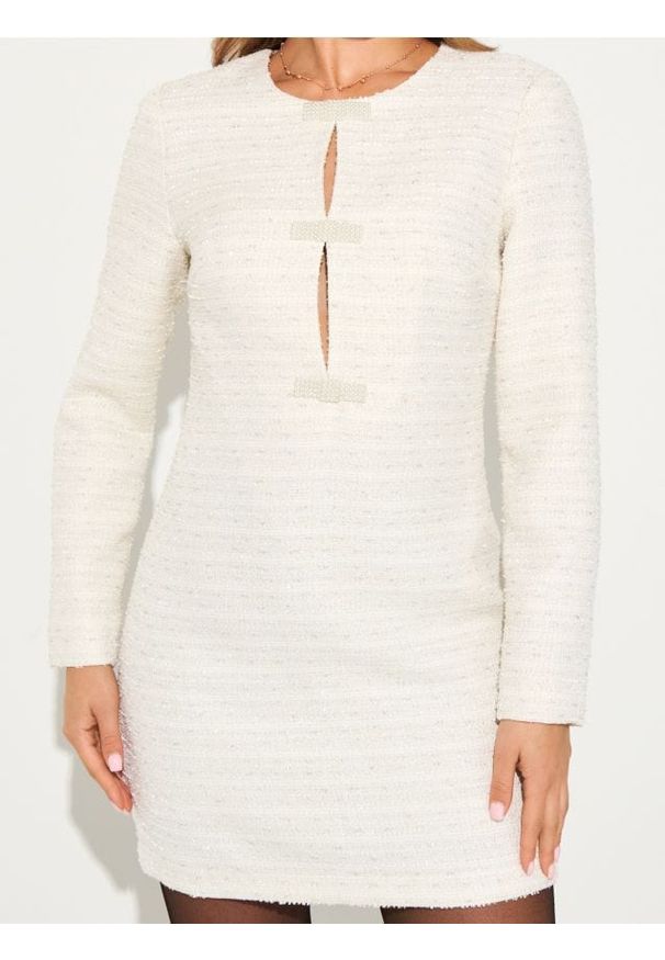 Sinsay - Sukienka mini z ozdobnymi perłami - kremowy. Kolor: kremowy. Długość: mini