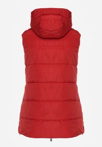 Born2be - Czerwona Pikowana Kamizelka Dwustronna z Kapturem i Troczkami Nevetiani. Typ kołnierza: kaptur. Kolor: czerwony. Materiał: jeans. Styl: elegancki #4