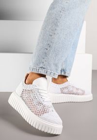 Born2be - Białe Ażurowe Sneakersy Vices na Grubej Podeszwie z Tłoczeniem Luminise. Okazja: na co dzień. Kolor: biały. Wzór: ażurowy #6