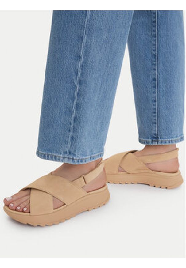 Clarks Sandały DashLite Wish 26185883 Beżowy. Kolor: beżowy. Materiał: skóra, zamsz