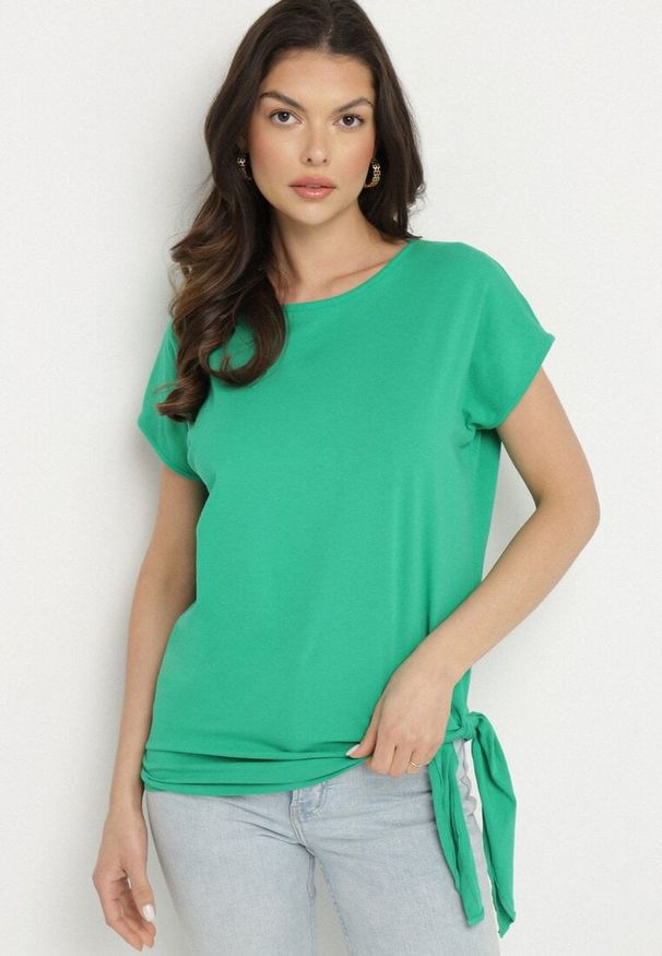 Born2be - Zielony Bawełniany T-shirt z Wiązaniem Falmio. Okazja: na co dzień. Kolor: zielony. Materiał: bawełna. Styl: klasyczny, casual, elegancki
