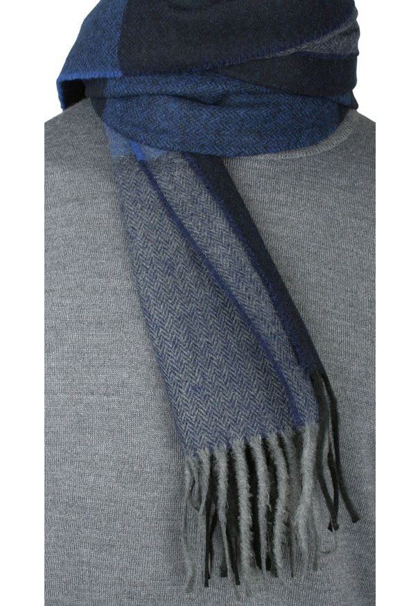 V. Fraas - Szalik Granatowo-Niebieski w Kratkę z Frędzlami, Męski, Jesienno-Zimowy z Wełną -V. FRAAS. Kolor: niebieski. Materiał: wełna. Wzór: kratka. Sezon: zima, jesień. Styl: klasyczny, elegancki