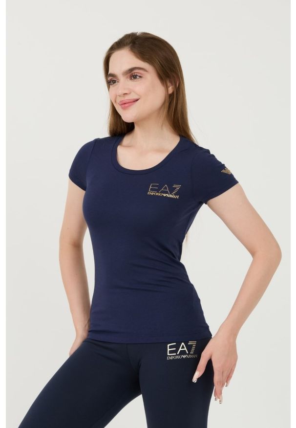 EA7 Emporio Armani - EA7 Granatowy t-shirt. Kolor: niebieski