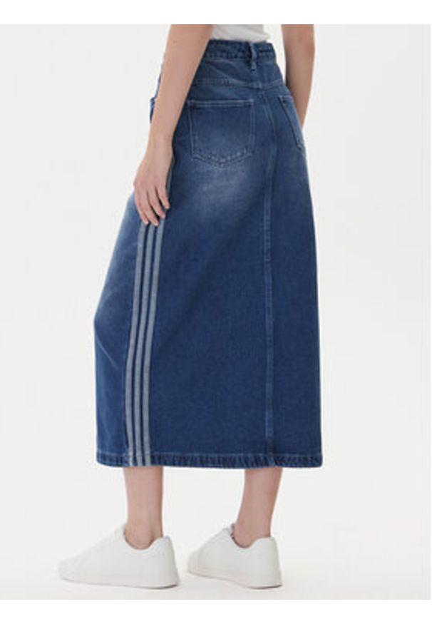 Adidas - adidas Spódnica jeansowa adicolor 3-Stripes JW2658 Niebieski Regular Fit. Kolor: niebieski. Materiał: bawełna