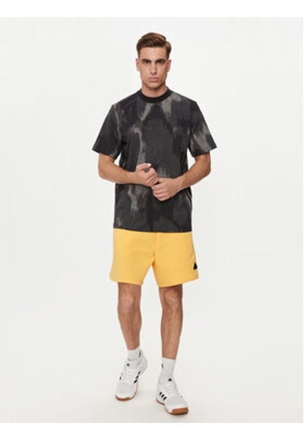 Adidas - adidas T-Shirt Future Icons 3-Stripes IX5202 Szary Regular Fit. Kolor: szary. Materiał: bawełna