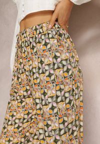 Renee - Zielono-Beżowe Wiskozowe Spodnie High Waist Szerokie z Gumką w Pasie i Kieszeniami Aizha. Stan: podwyższony. Kolor: zielony. Materiał: wiskoza