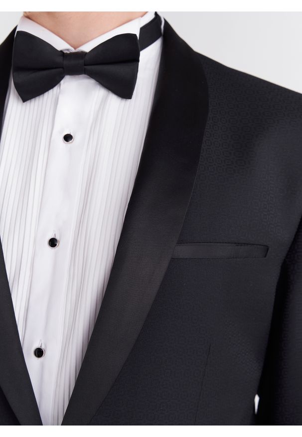 Pako Lorente - PAKO LORENTE – Czarna marynarka smokingowa. Okazja: na ślub cywilny, na wesele. Kolor: czarny