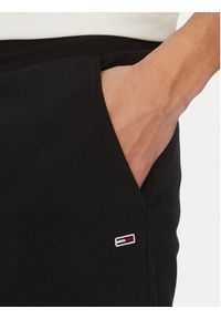 Tommy Jeans Szorty sportowe Entry Graphic DM0DM21369 Czarny Regular Fit. Kolor: czarny. Materiał: bawełna. Styl: sportowy #4
