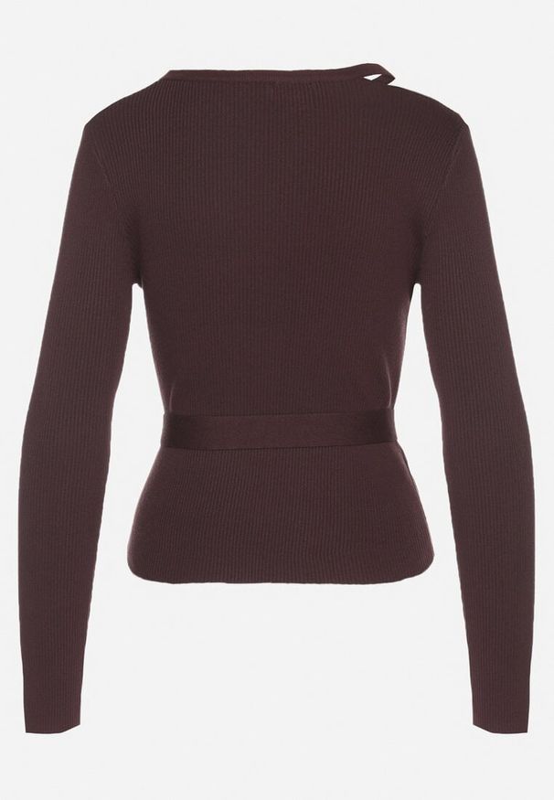Born2be - Ciemnobrązowy Sweter z Asymetrycznym Dekoltem i Paskiem w Talii z Wiskozy Corneliza. Okazja: na co dzień. Kolor: brązowy. Materiał: wiskoza. Długość rękawa: długi rękaw. Długość: długie. Styl: casual