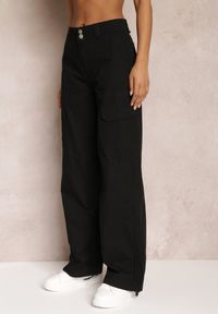Renee - Czarne Bawełniane Spodnie z Gumeczkami Przy Nogawkach Moye. Kolor: czarny. Materiał: bawełna