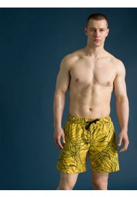 outhorn - Spodenki plażowe męskie - żółte. Kolor: żółty. Materiał: poliester, materiał, elastan #9