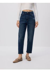 Reserved - Jeansy mom fit - granatowy. Kolor: niebieski