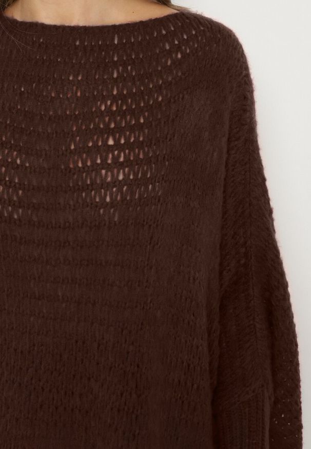 Born2be - Brązowy Luźny Sweter w Stylu Ponczo Kossela. Okazja: na co dzień. Typ kołnierza: dekolt w łódkę. Kolor: brązowy. Materiał: jeans. Styl: wizytowy, casual