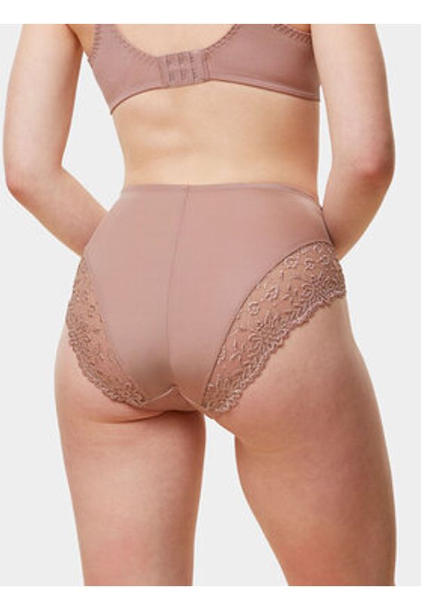 Triumph Figi klasyczne z wysokim stanem Ladyform Soft Maxi 10210671 Beżowy. Stan: podwyższony. Kolor: beżowy. Materiał: syntetyk