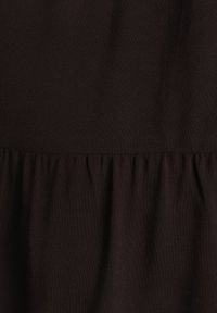 Renee - Czarna Bawełniana Sukienka o Rozkloszowanym Kroju Bez Rękawów Gladea. Okazja: na co dzień, na randkę. Kolor: czarny. Materiał: bawełna. Długość rękawa: bez rękawów. Sezon: jesień, lato. Typ sukienki: proste. Styl: elegancki, casual #7